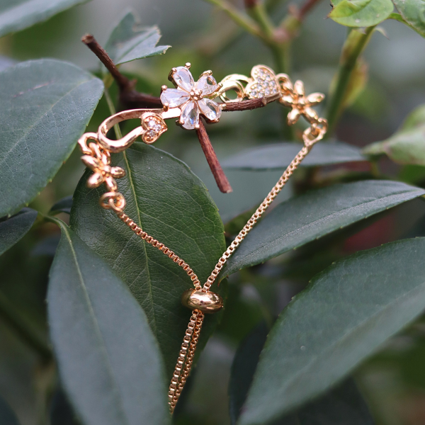 Elegant Flower-Shaped Crystal Bracelets- Adjustable Rhinestone Bracelets for Girls