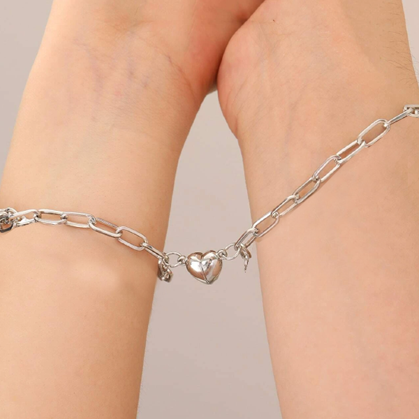 Stainless Steel Heart-Shaped Cuba Chain Bracelets- Magnet Attraction Bracelet for Couples and Women's Jewelry
