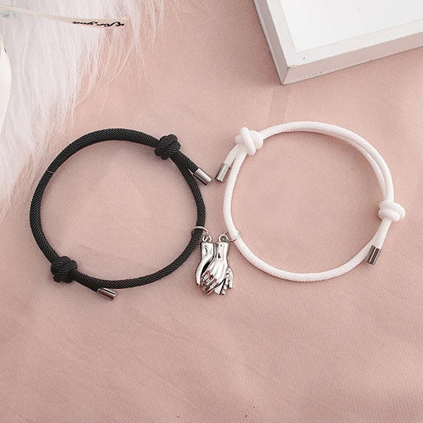 2Pcs/Set Romantic Couple Magnetic Hold Hands Paired Bracelets- Adjustable Beautiful Bracelets Gift For Girlfriend, Lover