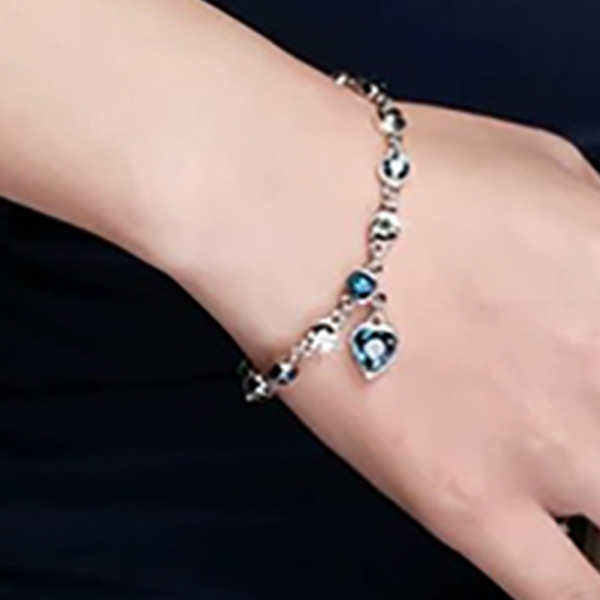 Fashion Blue Crystal Heart-Shaped Bracelets- Sparkling Blue Love Heart Bracelets for Women Jewelry
