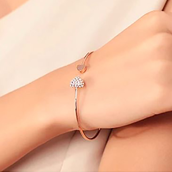 Fashionable Crystal Double Heart Cuff Bangle- Adjustable Golden Open Bracelet Bangle For Women 