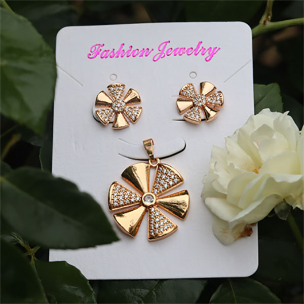 Golden Flower-Shaped Necklace with Earrings- Artificial Flowers Jewelry Set